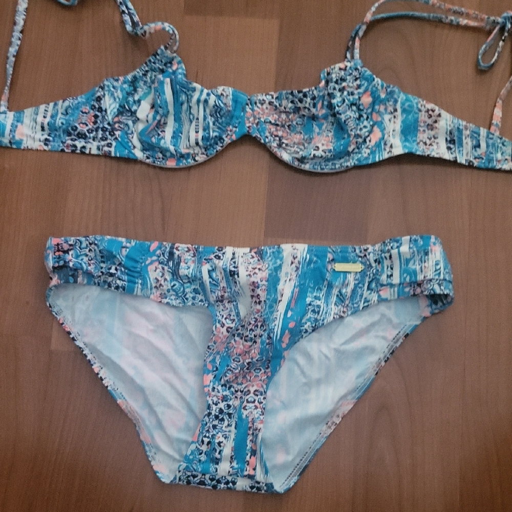 Vibrant Blue Patterned Bikini Set